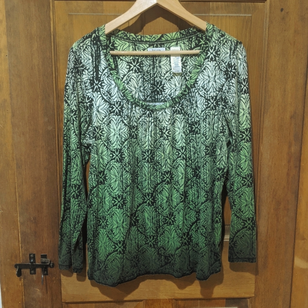 Plus size green gradient top